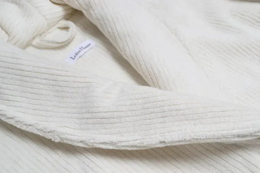 Халат unisex Lotus Home - Bold New Microcotton off white махровый S svt-2000022347860 фото