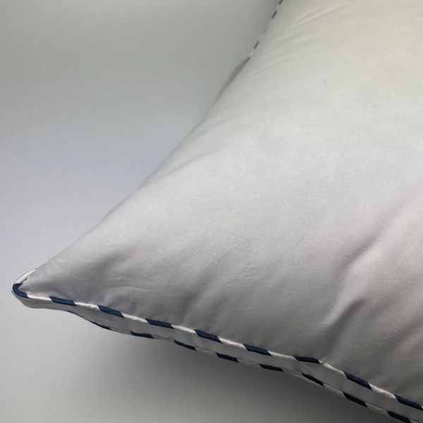 Подушка пухова Iglen 100% білий пух Royal Series, 50x70 см, 850 г p_s_k_50701WRS фото